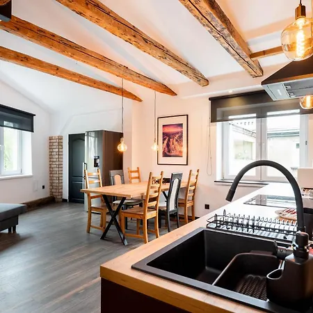Old Town Wooden Loft By Bookinghost شقة *