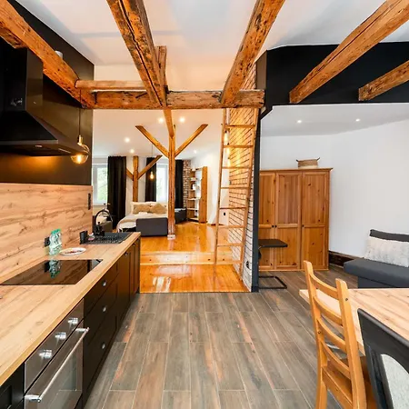 Old Town Wooden Loft By Bookinghost شقة *
