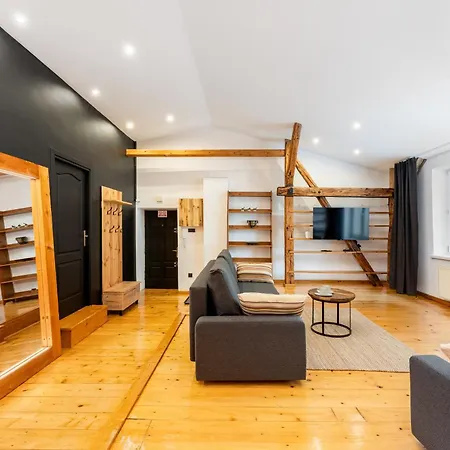 Old Town Wooden Loft By Bookinghost Lägenhet *