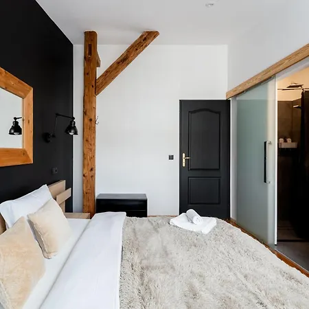 Old Town Wooden Loft By Bookinghost *