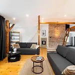 Διαμέρισμα Old Town Wooden Loft By Bookinghost