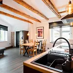 Old Town Wooden Loft By Bookinghost Διαμέρισμα *