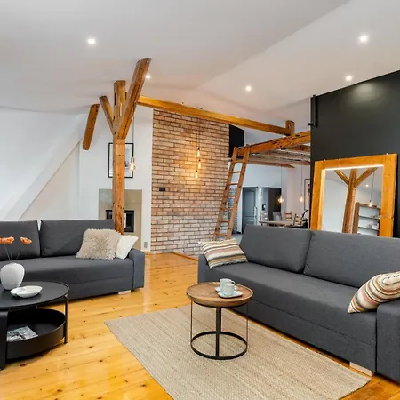 Old Town Wooden Loft By Bookinghost Krakau