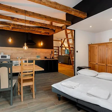 Old Town Wooden Loft By Bookinghost Appartement