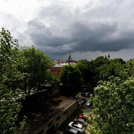 Old Town Wooden Loft By Bookinghost *