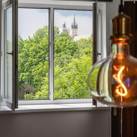 Old Town Wooden Loft By Bookinghost *