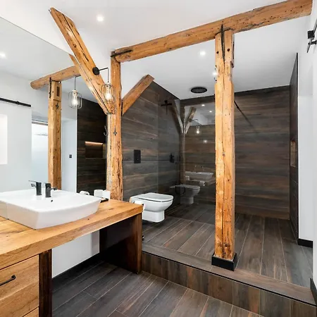 Old Town Wooden Loft By Bookinghost Lägenhet Kraków